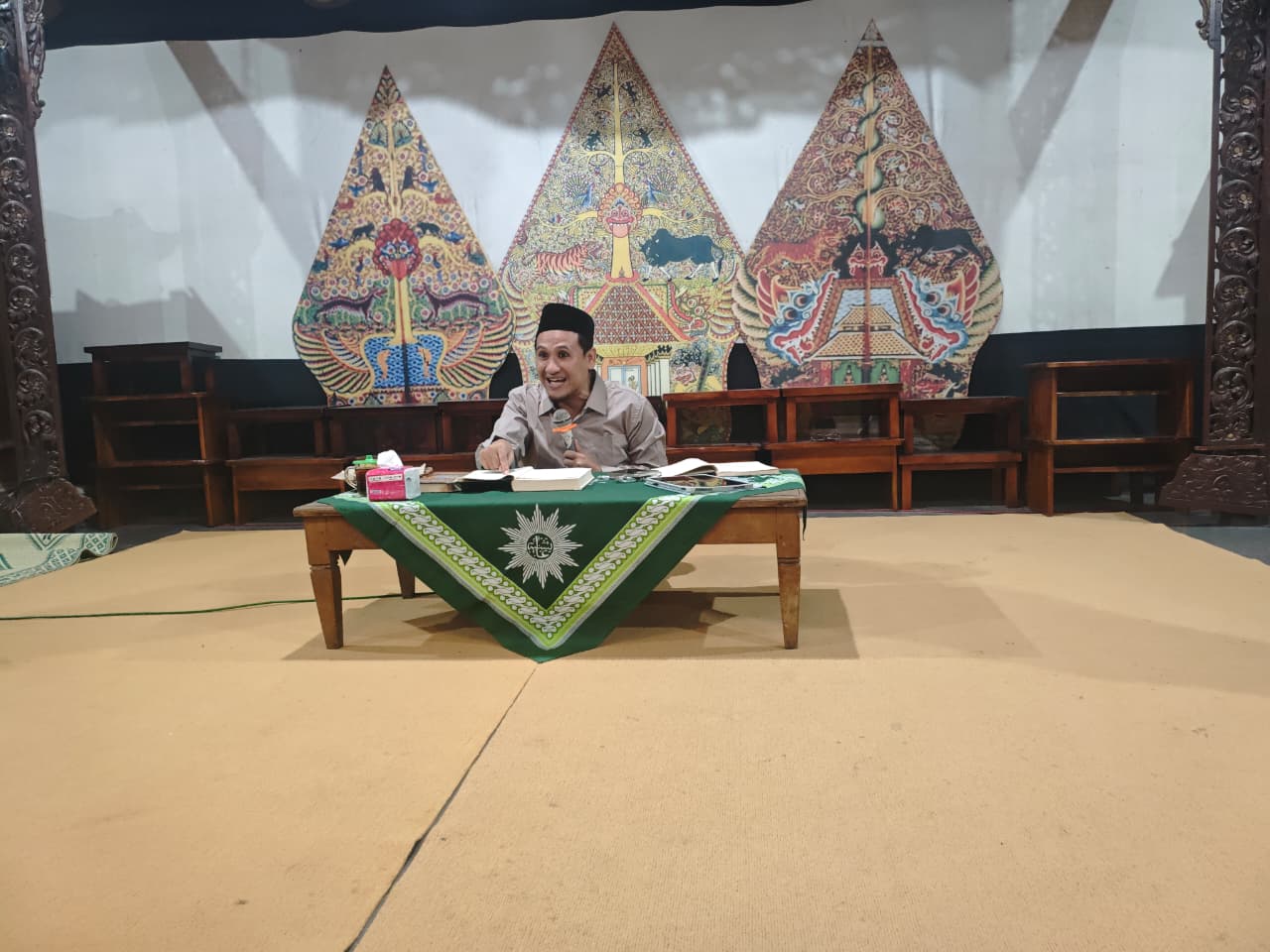Kajian Malam Selasa, Ustadz Irhamuddin Tekankan Pentingnya Kesungguhan dalam Menuntut Ilmu